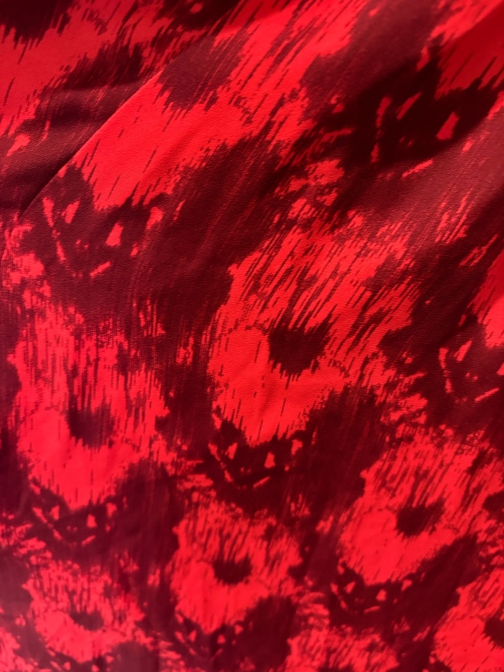 Vixen by Micheline Pitt Red and Dark Red Patterned Puff-Sleeve Midi Dress - Picture 3 of 5